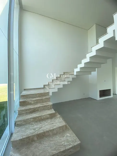 Casa de Condomínio com 4 quartos à venda, 330m2 em Torres - RS - imagem 5 Foto 5 de Casa de Condomínio com 4 quartos à venda, 330m2 em Torres - RS