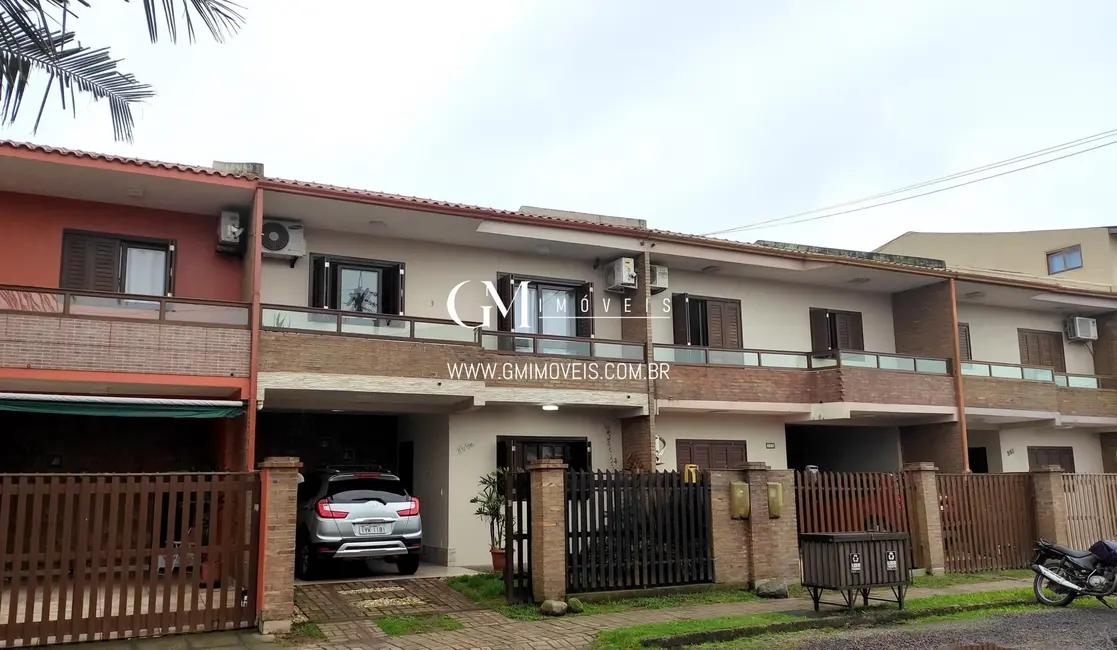 Foto 1 de Casa com 3 quartos à venda, 132m2 em Torres - RS