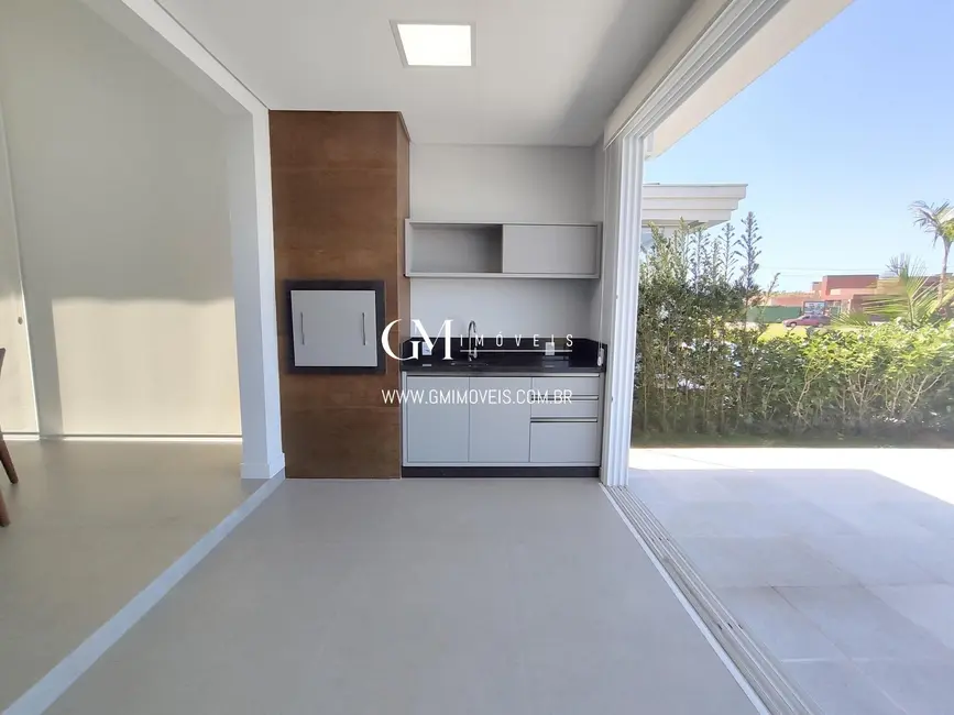 Casa com 3 quartos à venda, 256m2 em Torres - RS - imagem 6 Foto 6 de Casa com 3 quartos à venda, 256m2 em Torres - RS