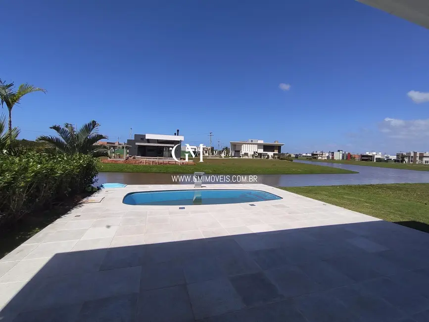 Casa com 3 quartos à venda, 256m2 em Torres - RS - imagem 3 Foto 3 de Casa com 3 quartos à venda, 256m2 em Torres - RS