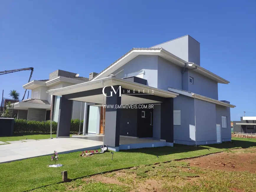 Foto 2 de Casa com 3 quartos à venda, 256m2 em Torres - RS