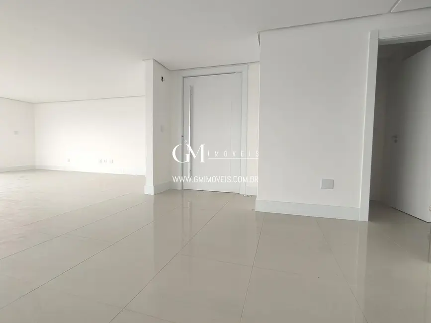 Apartamento com 4 quartos à venda, 216m2 em Torres - RS - imagem 4 Foto 4 de Apartamento com 4 quartos à venda, 216m2 em Torres - RS