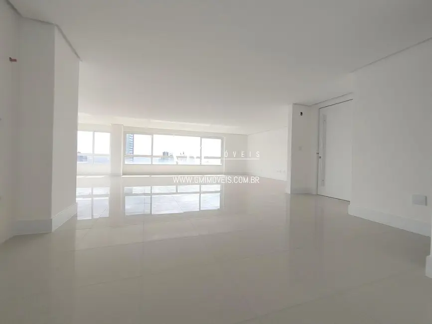 Apartamento com 4 quartos à venda, 216m2 em Torres - RS - imagem 3 Foto 3 de Apartamento com 4 quartos à venda, 216m2 em Torres - RS