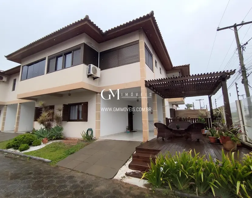 Foto 2 de Casa com 3 quartos à venda, 142m2 em Torres - RS