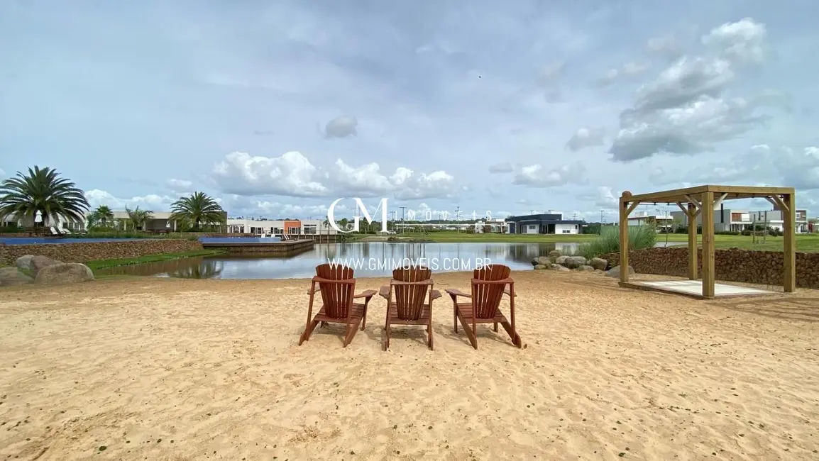 Foto 3 de Terreno / Lote à venda, 420m2 em Torres - RS