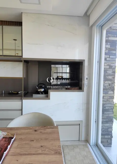 Casa de Condomínio com 4 quartos à venda, 377m2 em Torres - RS - imagem 5 Foto 5 de Casa de Condomínio com 4 quartos à venda, 377m2 em Torres - RS