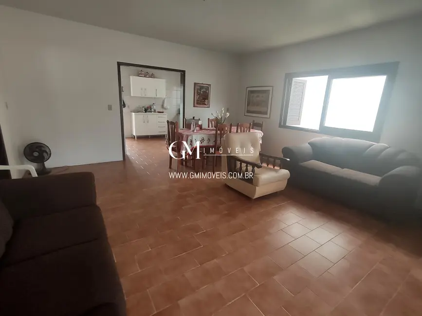 Casa com 3 quartos à venda, 117m2 em Torres - RS - imagem 8 Foto 8 de Casa com 3 quartos à venda, 117m2 em Torres - RS