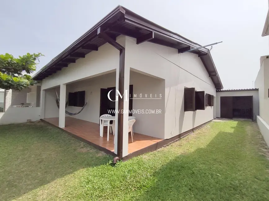 Foto 2 de Casa com 3 quartos à venda, 117m2 em Torres - RS