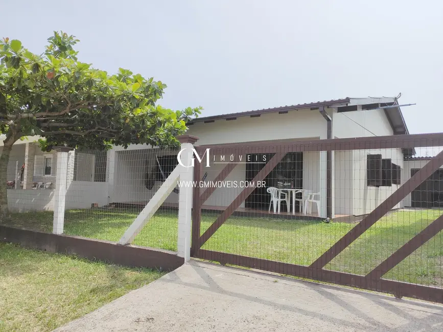 Foto 1 de Casa com 3 quartos à venda, 117m2 em Torres - RS