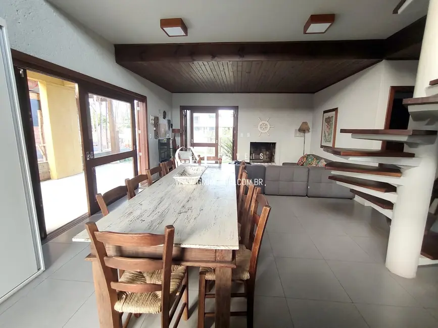 Casa com 5 quartos à venda, 180m2 em Torres - RS - imagem 7 Foto 7 de Casa com 5 quartos à venda, 180m2 em Torres - RS