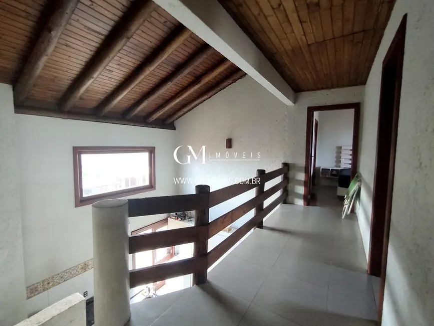 Casa com 5 quartos à venda, 180m2 em Torres - RS - imagem 9 Foto 9 de Casa com 5 quartos à venda, 180m2 em Torres - RS