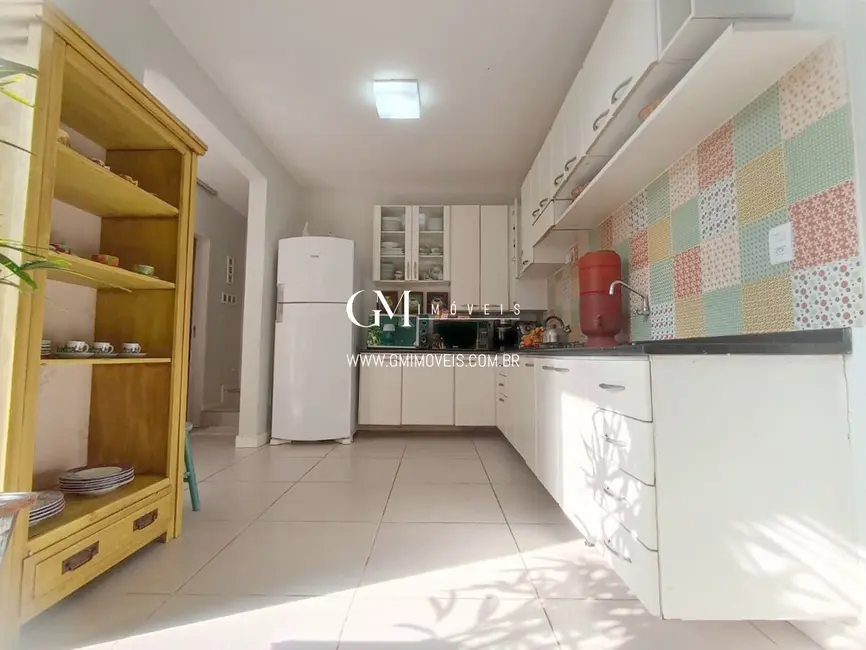 Casa com 5 quartos à venda, 265m2 em Torres - RS - imagem 6 Foto 6 de Casa com 5 quartos à venda, 265m2 em Torres - RS