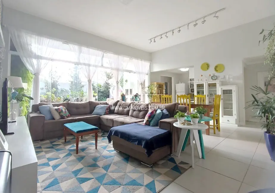 Casa com 5 quartos à venda, 265m2 em Torres - RS - imagem 3 Foto 3 de Casa com 5 quartos à venda, 265m2 em Torres - RS
