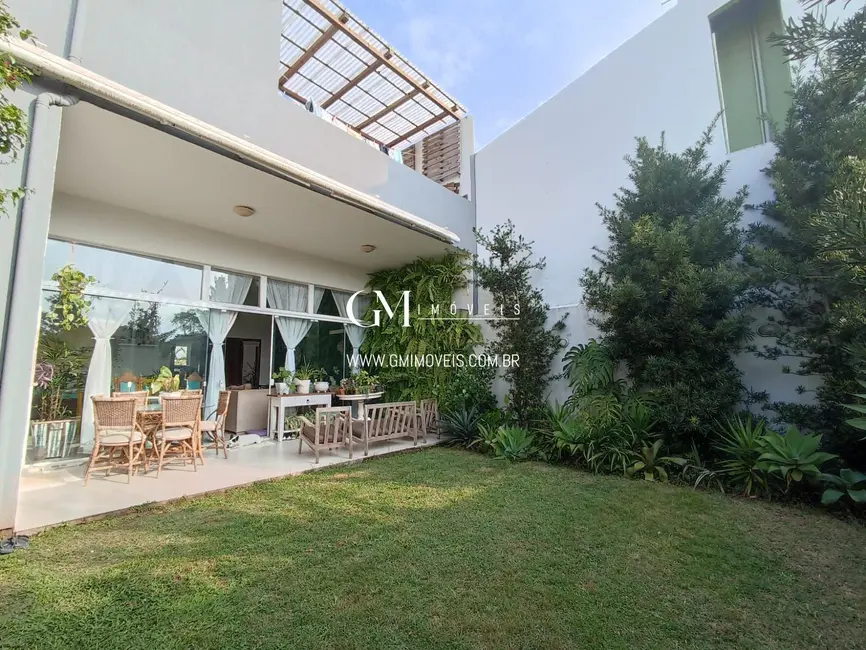 Casa com 5 quartos à venda, 265m2 em Torres - RS - imagem 2 Foto 2 de Casa com 5 quartos à venda, 265m2 em Torres - RS