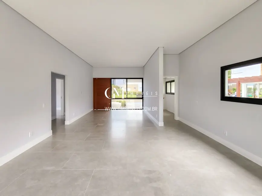 Casa de Condomínio com 3 quartos à venda, 216m2 em Torres - RS - imagem 8 Foto 8 de Casa de Condomínio com 3 quartos à venda, 216m2 em Torres - RS