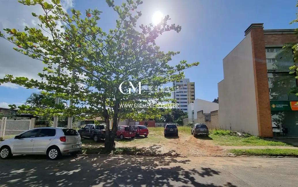 Foto 1 de Terreno / Lote à venda, 880m2 em Centro, Torres - RS