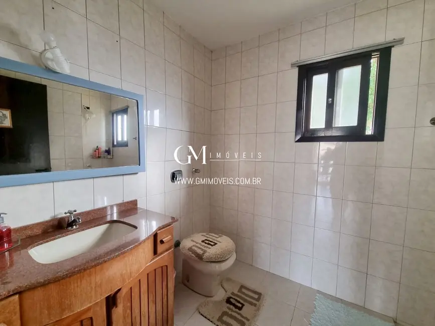 Casa com 4 quartos à venda, 255m2 em Centro, Torres - RS - imagem 9 Foto 9 de Casa com 4 quartos à venda, 255m2 em Centro, Torres - RS