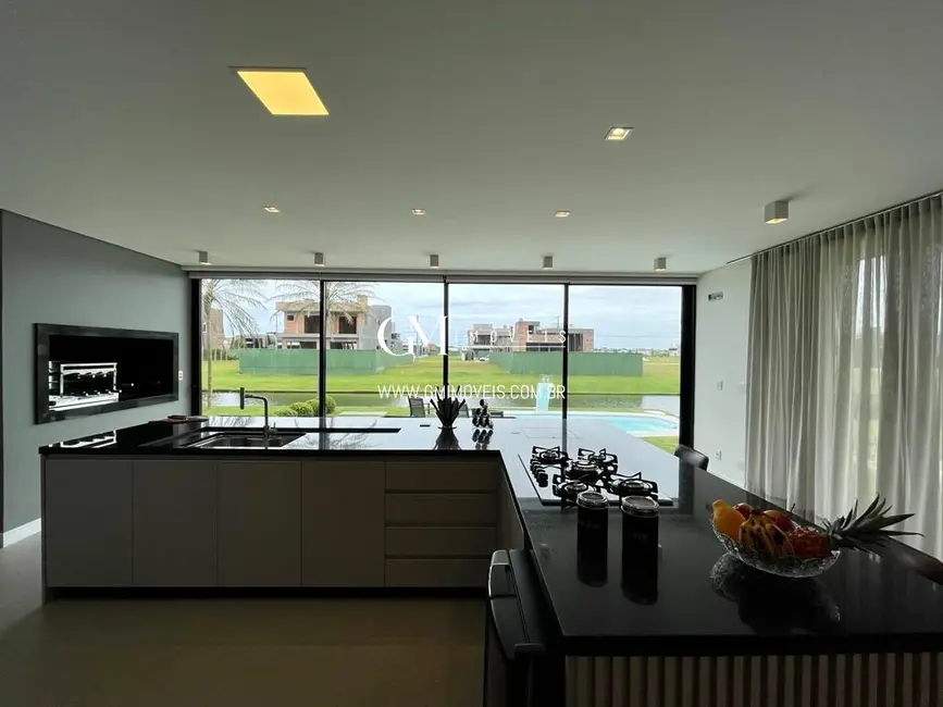 Casa de Condomínio com 3 quartos à venda, 211m2 em Torres - RS - imagem 9 Foto 9 de Casa de Condomínio com 3 quartos à venda, 211m2 em Torres - RS