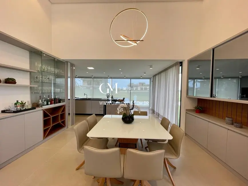 Casa de Condomínio com 3 quartos à venda, 211m2 em Torres - RS - imagem 3 Foto 3 de Casa de Condomínio com 3 quartos à venda, 211m2 em Torres - RS