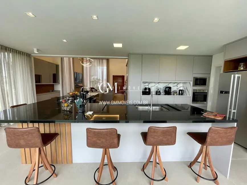 Casa de Condomínio com 3 quartos à venda, 211m2 em Torres - RS - imagem 8 Foto 8 de Casa de Condomínio com 3 quartos à venda, 211m2 em Torres - RS