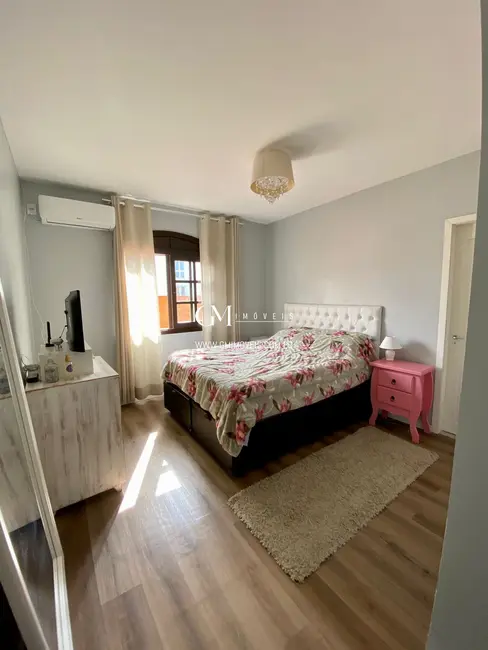 Foto 1 de Casa com 3 quartos à venda, 188m2 em Torres - RS