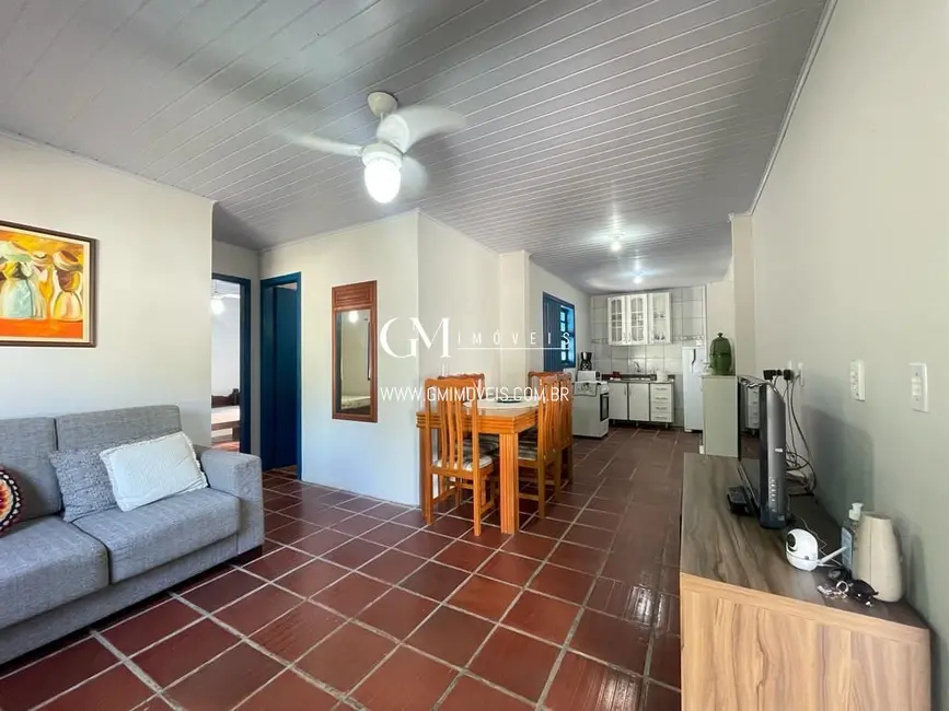 Foto 2 de Casa com 3 quartos à venda, 100m2 em Torres - RS