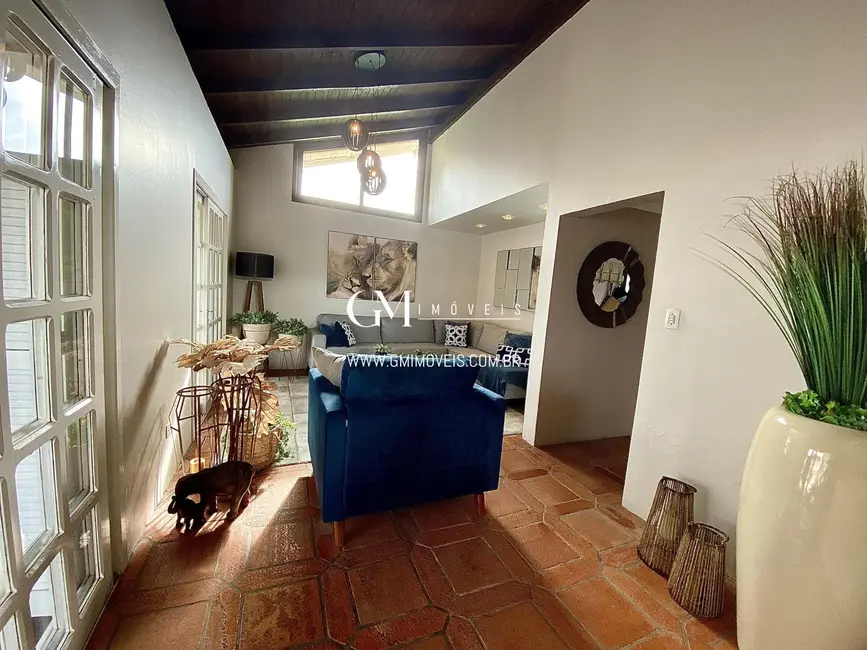 Casa com 3 quartos à venda, 240m2 em Centro, Torres - RS - imagem 5 Foto 5 de Casa com 3 quartos à venda, 240m2 em Centro, Torres - RS