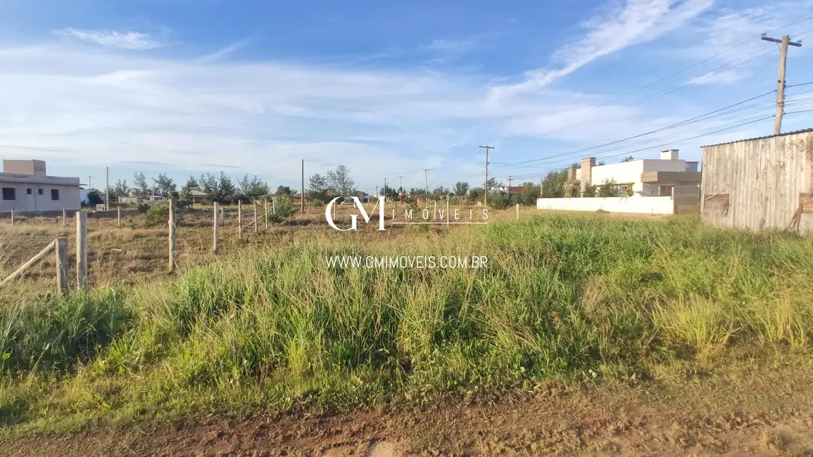 Foto 1 de Terreno / Lote à venda, 300m2 em Torres - RS