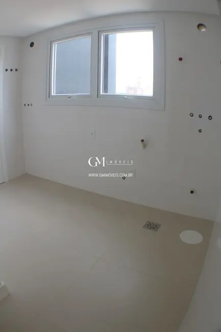 Apartamento com 4 quartos à venda, 230m2 em Torres - RS - imagem 5 Foto 5 de Apartamento com 4 quartos à venda, 230m2 em Torres - RS