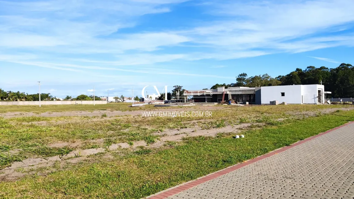 Foto 1 de Terreno / Lote à venda, 360m2 em Torres - RS