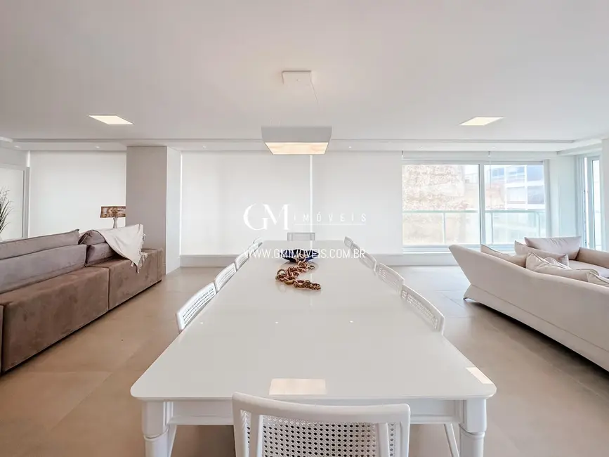 Apartamento com 4 quartos à venda, 296m2 em Torres - RS - imagem 8 Foto 8 de Apartamento com 4 quartos à venda, 296m2 em Torres - RS