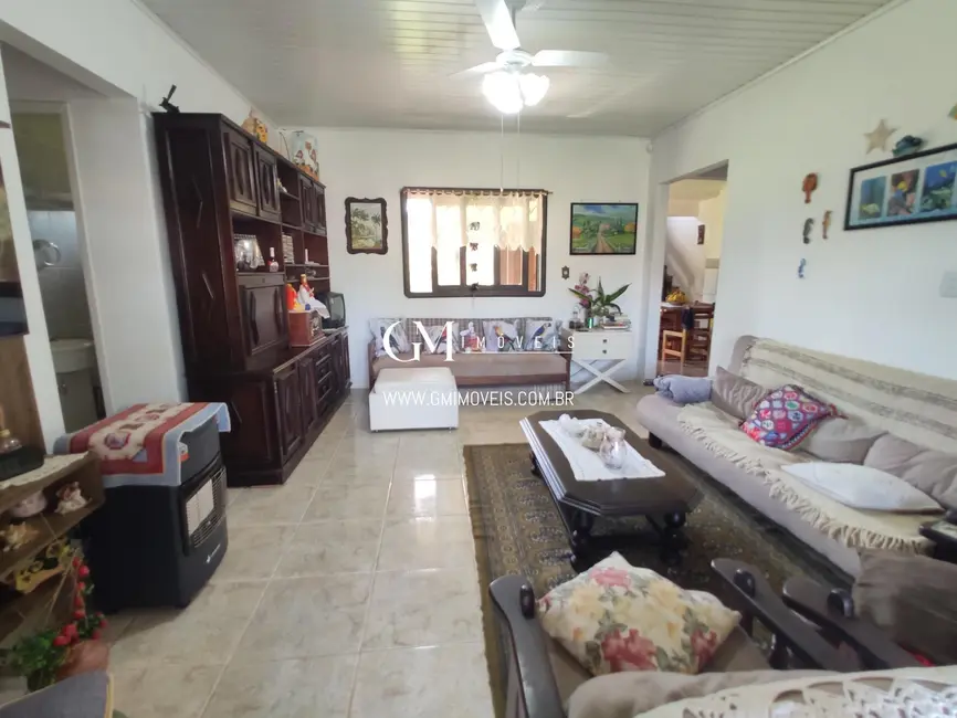 Casa com 3 quartos à venda, 110m2 em Torres - RS - imagem 3 Foto 3 de Casa com 3 quartos à venda, 110m2 em Torres - RS