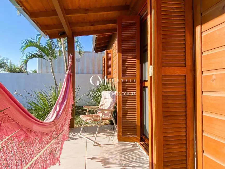 Foto 5 de Casa com 2 quartos à venda, 102m2 em Torres - RS