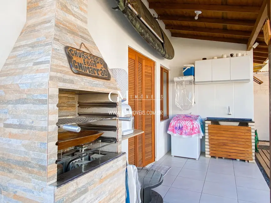 Foto 8 de Casa com 2 quartos à venda, 102m2 em Torres - RS