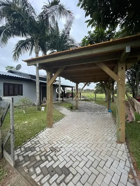Casa com 2 quartos à venda, 100m2 em Torres - RS - imagem 4 Foto 4 de Casa com 2 quartos à venda, 100m2 em Torres - RS