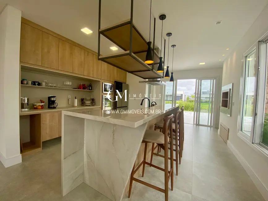 Casa com 3 quartos à venda, 200m2 em Torres - RS - imagem 9 Foto 9 de Casa com 3 quartos à venda, 200m2 em Torres - RS