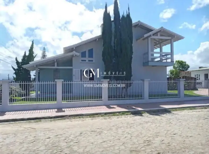 Casa com 4 quartos à venda, 350m2 em Torres - RS - imagem 1 Foto 1 de Casa com 4 quartos à venda, 350m2 em Torres - RS