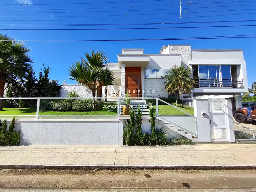 Foto 1 de Casa com 3 quartos à venda, 410m2 em Centro, Praia Grande - SC