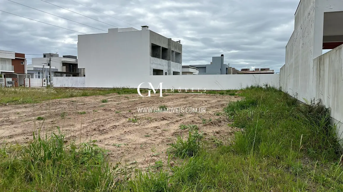 Foto 1 de Terreno / Lote à venda, 360m2 em Torres - RS