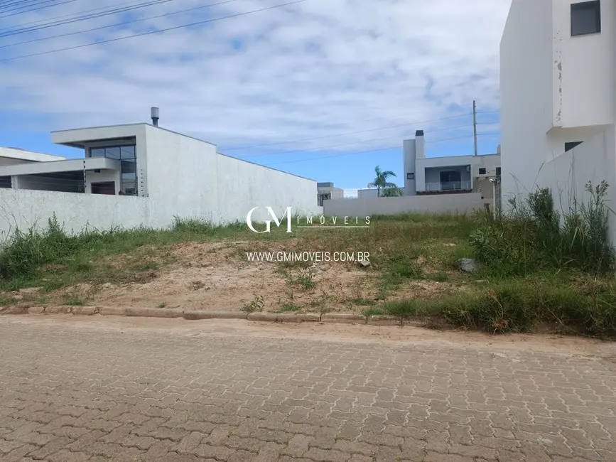Foto 2 de Terreno / Lote à venda, 384m2 em Torres - RS