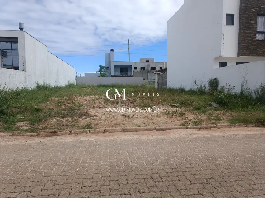 Foto 1 de Terreno / Lote à venda, 384m2 em Torres - RS