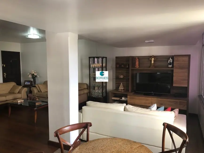 Apartamento com 4 quartos à venda, 179m2 em Graça, Salvador - BA - imagem 9 Foto 9 de Apartamento com 4 quartos à venda, 179m2 em Graça, Salvador - BA