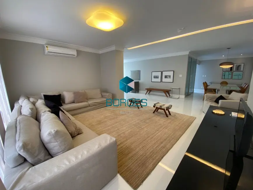 Foto 2 de Casa com 4 quartos à venda, 650m2 em Camacari - BA