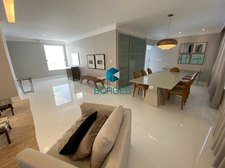 Foto 4 de Casa com 4 quartos à venda, 650m2 em Camacari - BA