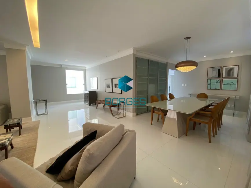 Foto 3 de Casa com 4 quartos à venda, 650m2 em Camacari - BA