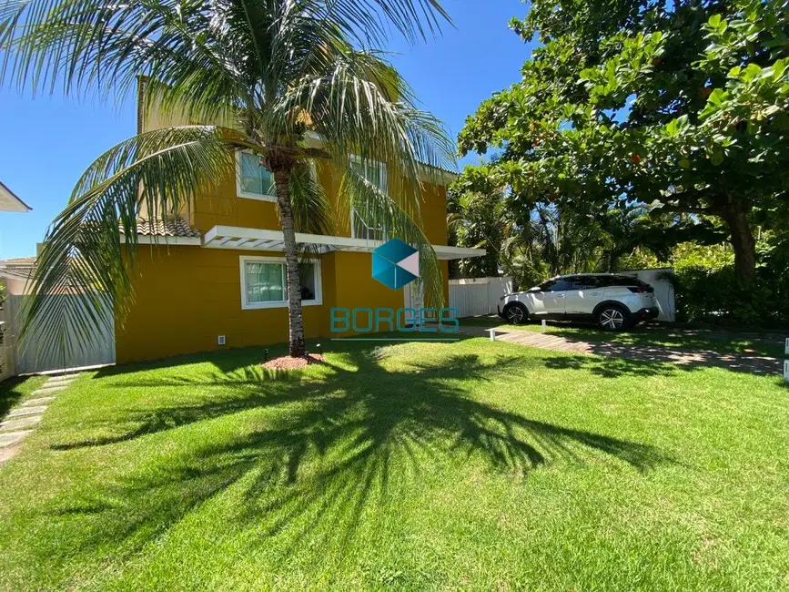 Foto 1 de Casa de Condomínio com 5 quartos para alugar, 350m2 em Camacari - BA