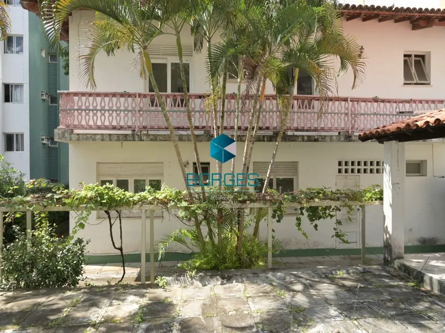 Foto 2 de Casa com 8 quartos à venda, 670m2 em Pituba, Salvador - BA