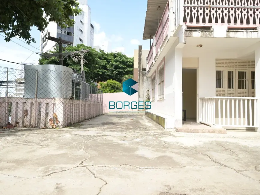 Casa com 8 quartos à venda e para alugar, 670m2 em Pituba, Salvador - BA - imagem 5 Foto 5 de Casa com 8 quartos à venda e para alugar, 670m2 em Pituba, Salvador - BA