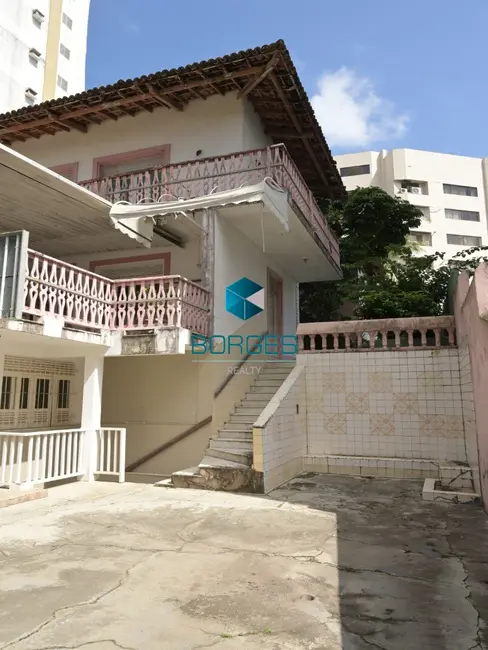 Casa com 8 quartos à venda e para alugar, 670m2 em Pituba, Salvador - BA - imagem 7 Foto 7 de Casa com 8 quartos à venda e para alugar, 670m2 em Pituba, Salvador - BA