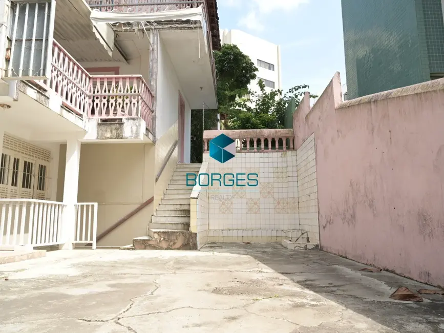 Casa com 8 quartos à venda e para alugar, 670m2 em Pituba, Salvador - BA - imagem 6 Foto 6 de Casa com 8 quartos à venda e para alugar, 670m2 em Pituba, Salvador - BA
